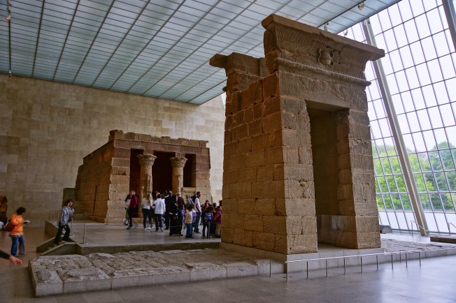 NYC_-_Metropolitan_-_Temple_of_Dendur